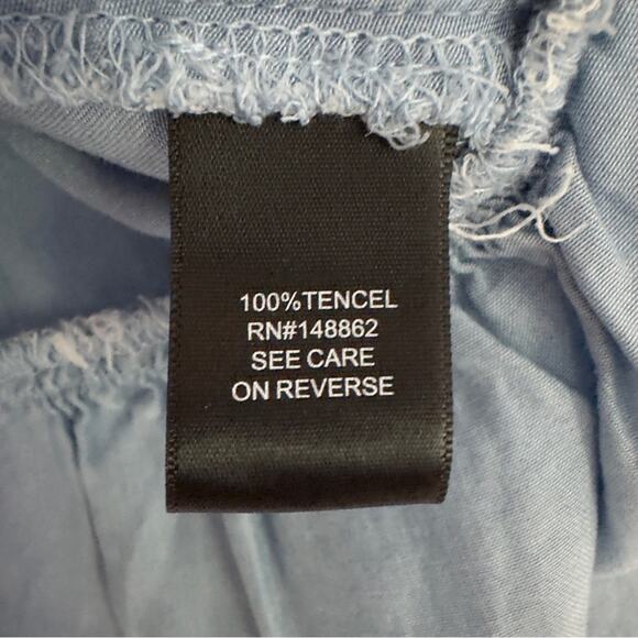 Torrid 100% Tencel Halter Neck Tiered Sleeveless Top in
Light Wash Lyocell Tank - Picture 11 of 13